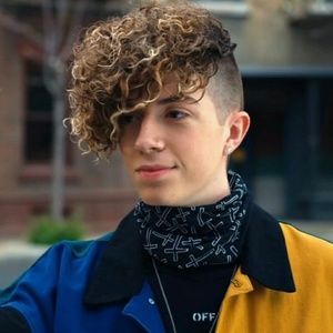 Meet your Posher, Jade